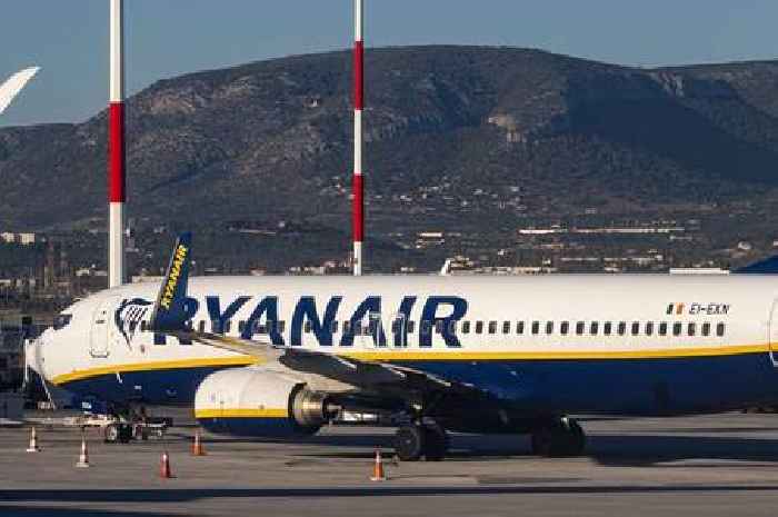 Ryanair issues Storm Éowyn warning to people travelling on Friday amid 100mph winds